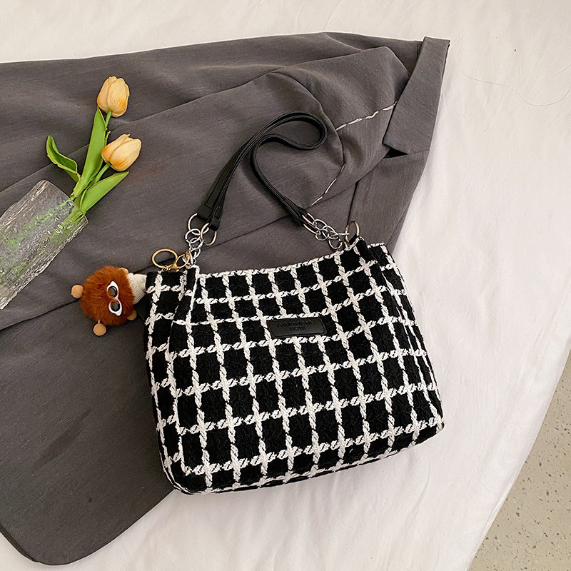 Luxury Brand Designer Bag Large Capacity Fashion Korean Commuter Bag For Women Tote Bag 2023 New Versatile Ins Style Shoulder Underarm Bag