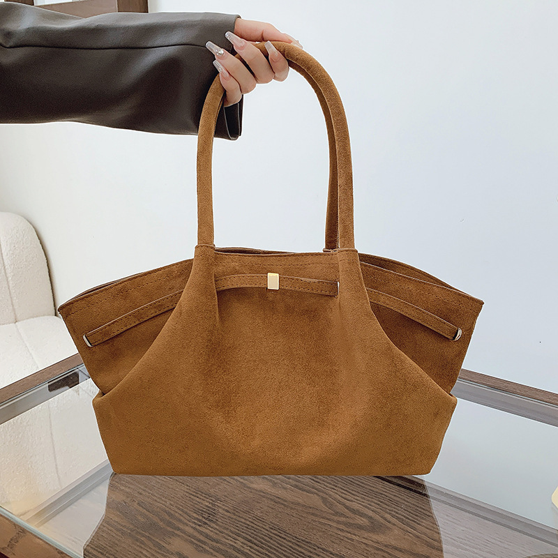 Luxury Brand Designer Bag Large Capacity Tote Bag For Women, Matte Texture, Fashionable New High-End Velvet Commuter Lazy Style Shoulder Bag