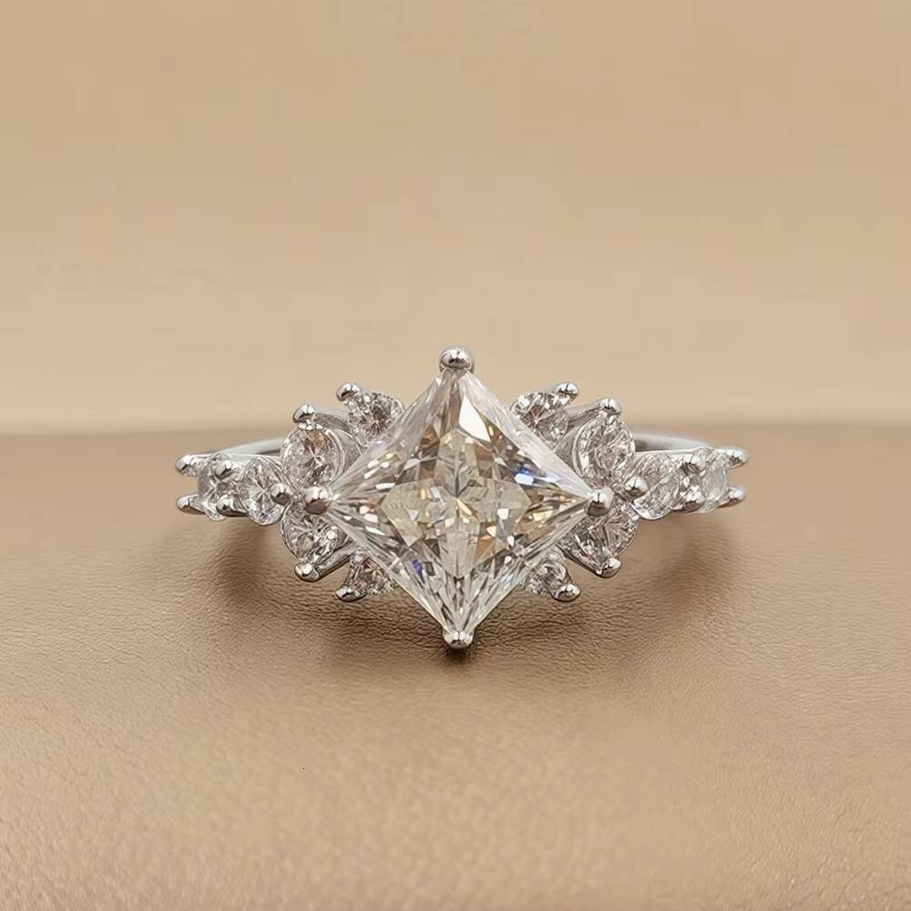 Fashion Popular Classic Trendy Band Rings 925 Sterling Silver Rings Wholesale Moissanite Wedding Ring for Women