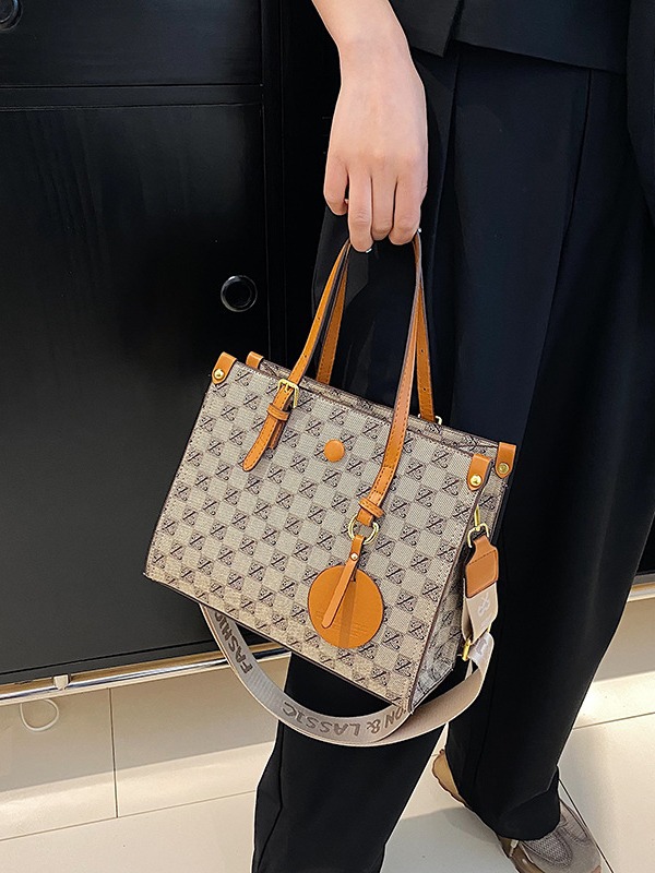 Free shipping designer Fashion Bags New high quality fashionable versatile single shoulder crossbody bag women Stylish Spiffy Attractive Modish