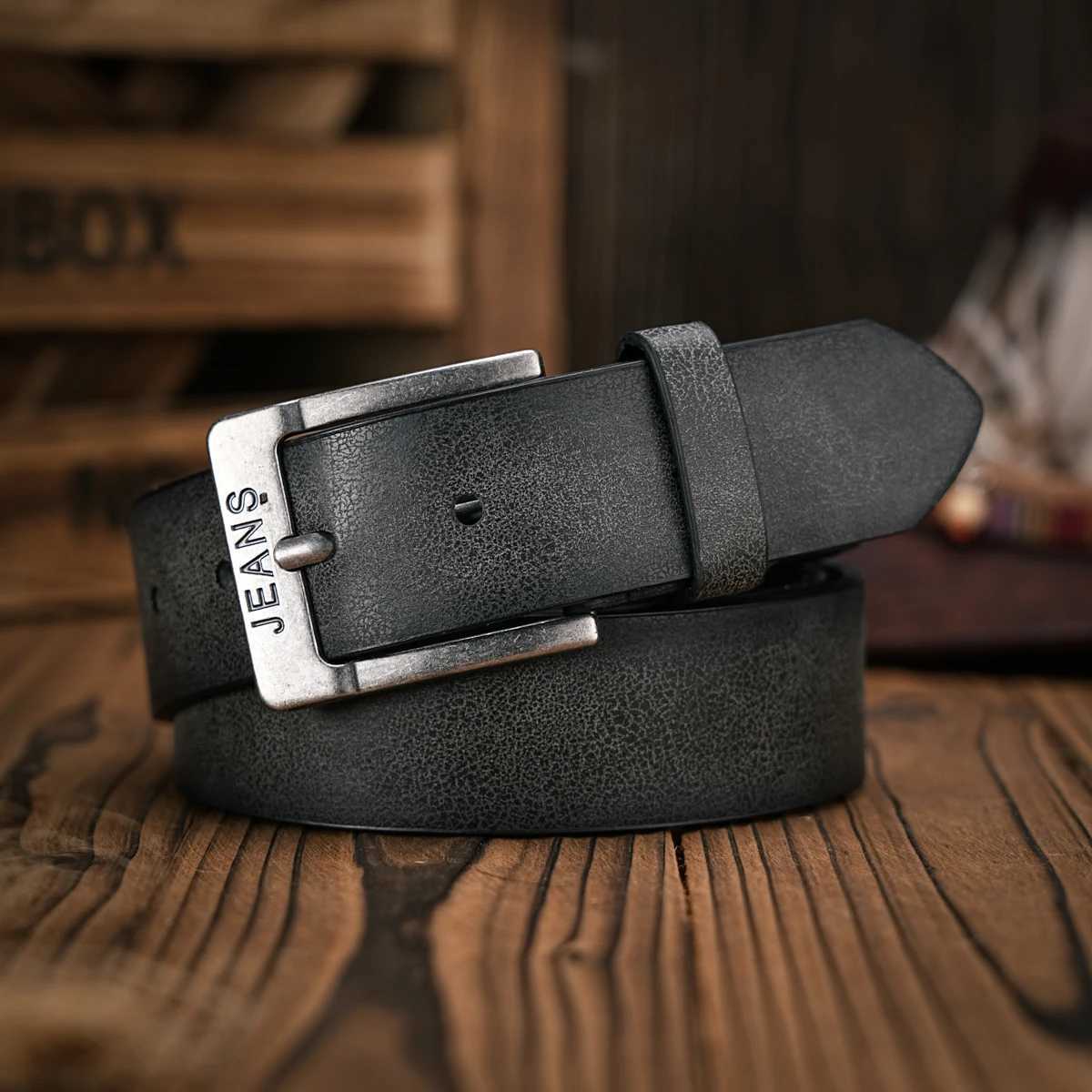 A mens and womens casual retro belt Western style PU leather belt with metal buckle suitable for daily work wear W251018