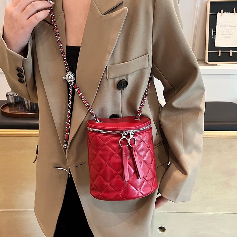 Luxury Brand Designer Bag Heart Cylinder Quilted Chain Bucket Bag Women's Bag 2025 New Trendy Fashion Niche Single Shoulder Popular Crossbody