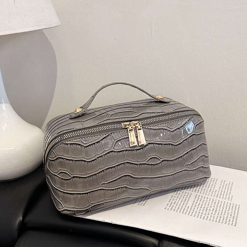 Designer Bag Luxury Bag Shoulder Bag 2025 New PU Leather High-End Crocodile Skin Pattern Makeup Large Capacity Cosmetic Organizer