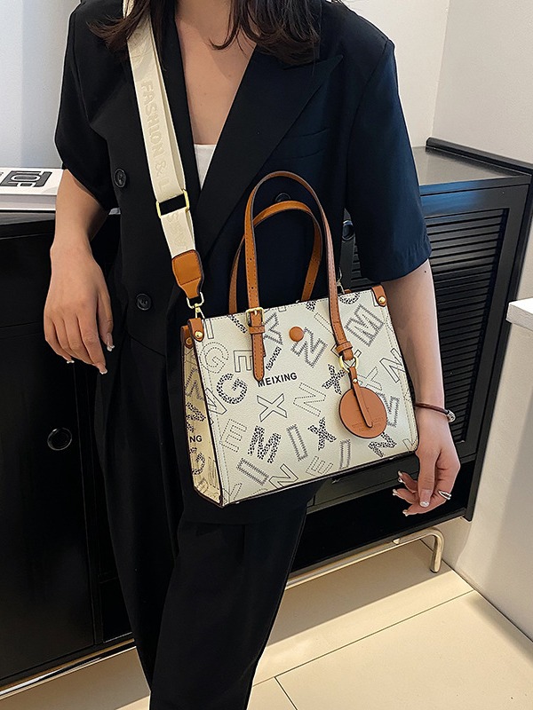 Free shipping designer Fashion Bags New high quality fashionable versatile single shoulder crossbody bag women Stylish Spiffy Attractive Modish
