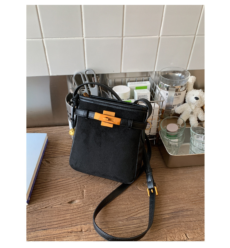 Luxury Brand Designer Bag Niche Design Phone Bag For Women 2025 New Fashion Casual Crossbody Bag Stylish Commuter Shoulder Bag