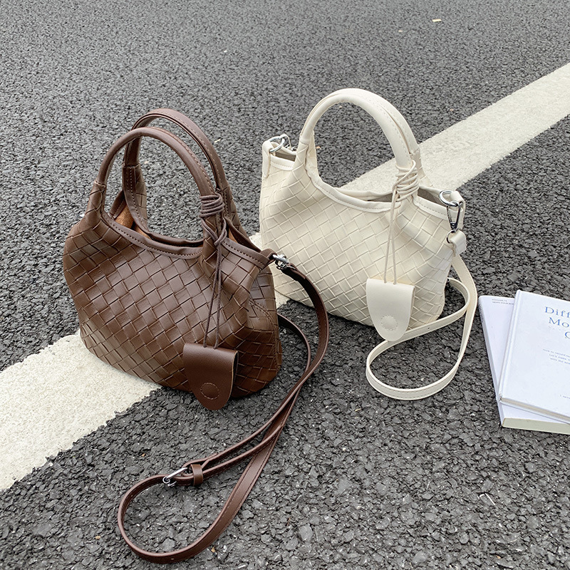 Luxury Brand Designer Bag 2025 New Niche Commuter Handbag Women's Bag Woven Pattern Bucket Bag Simple Shoulder Crossbody Bag