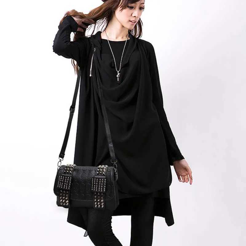 Vintage Brand Rivet Designer Messenger Bag Women Shoulder Crossbdoy Bag Fashion Skull Punk Bag Ladies Flap Handbags Z251018