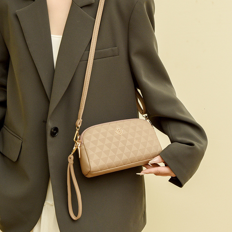 Luxury Brand Designer Bag Autumn Winter New Crossbody Shoulder Bag Fashion Quilted Women's Small Square Bag Niche Clutch Fashion Versatile