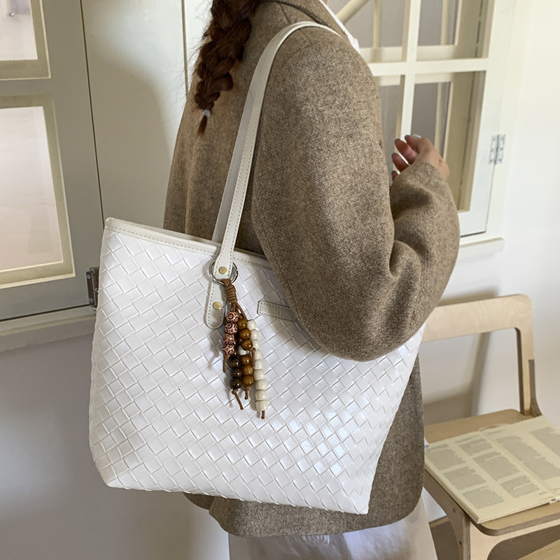 Luxury Brand Designer Bag Large Capacity New Tote Bag Simple Casual New Woven Pattern Single Shoulder Underarm Bag New Casual Solid Color Handbag