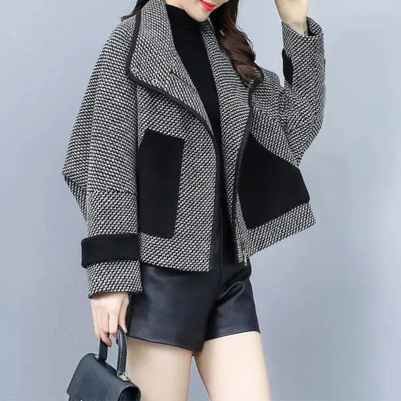 Very Warm Coats Vintage Crop Plaid Jackets Tweed Womens Jacket Heavy Clothes Outerwear Woolen Clothing Winter Coat Woman 251009
