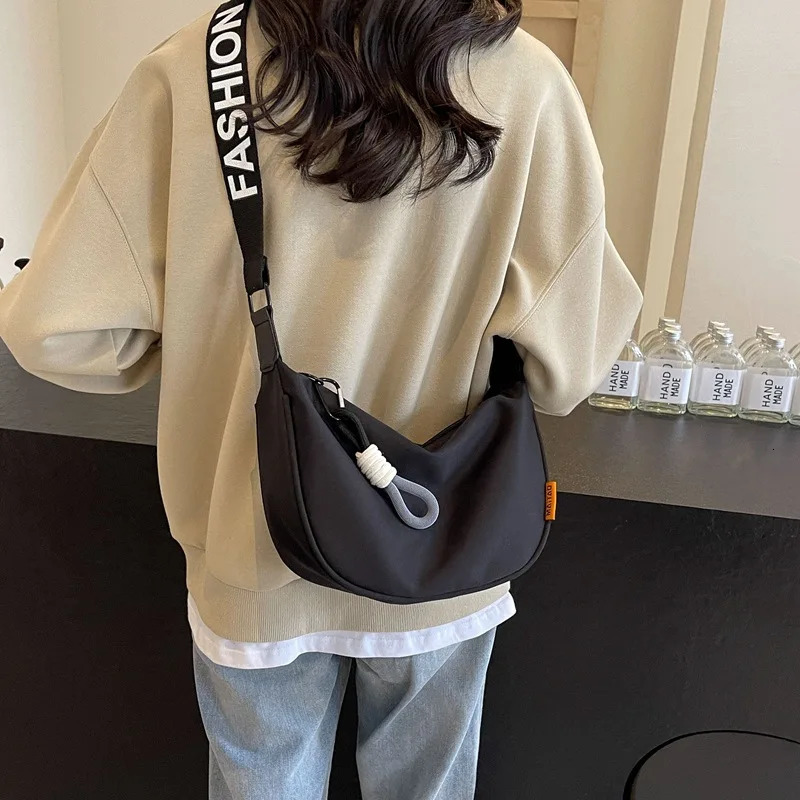 Fashion Crossbody Bag Simple Wide Shoulder Strap Single Shoulder Bag Original Style Commuting Dumpling Women Bag 251014