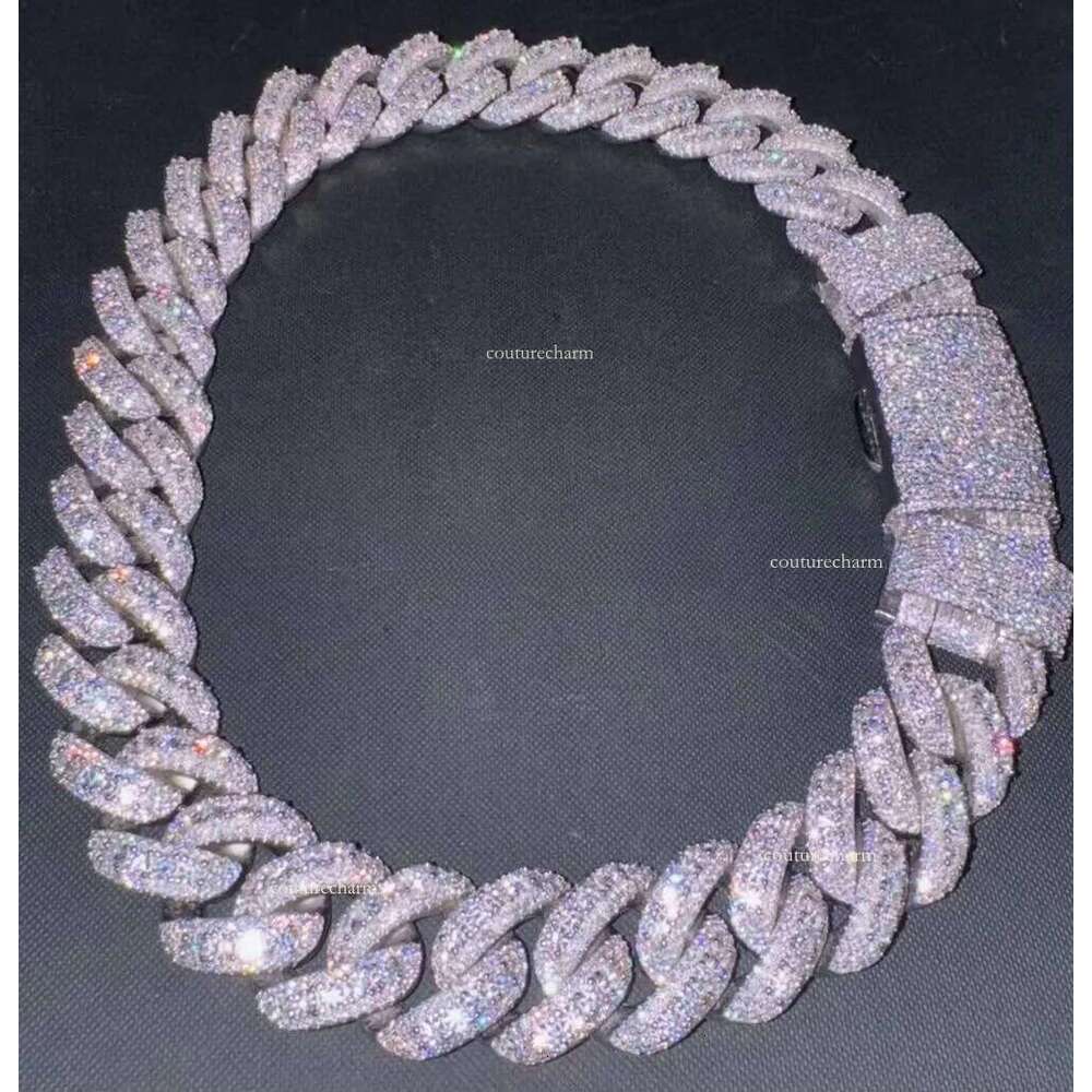 Yu Ying Customized Lock Heavy Hip Hop 30MM Iced Out Moissanite Raised S VVS Dia Cuban Link Chain Necklace