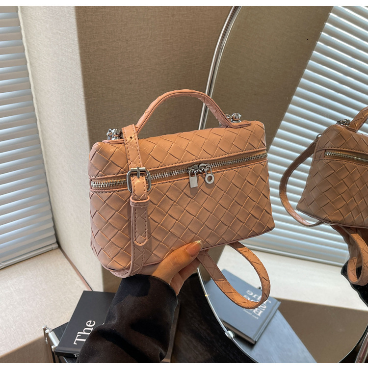 Luxury Brand Designer Bag 2025 Autumn Dopamine Fresh Korean Style Handheld Small Bag Fashionable Simple Woven Pattern Crossbody Women's Bag