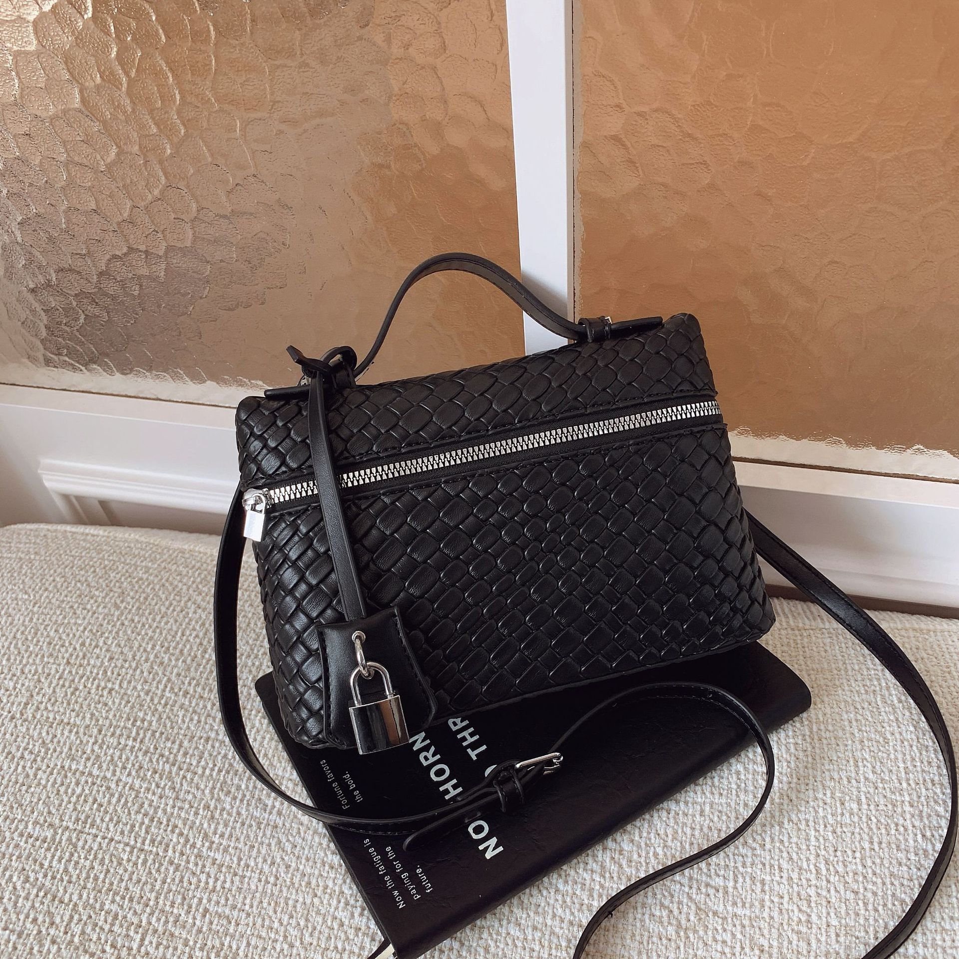 Luxury Brand Designer Bag Handbag For Women New Embossed Woven Box Bag Small Square Bag Niche Exquisite Small Lock Pendant Single Shoulder Crossbody B