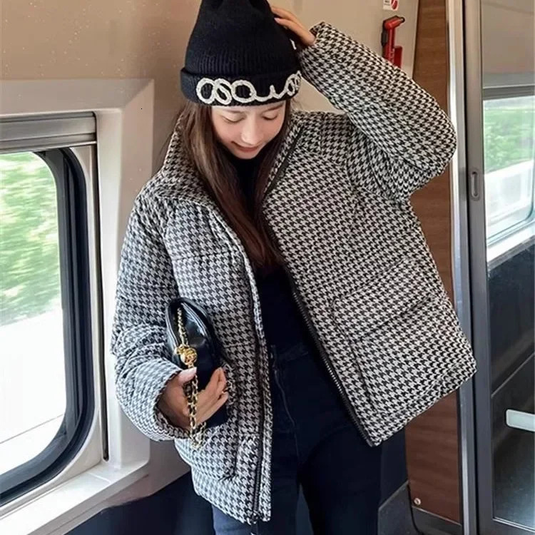 Oversize Bread Short down Cotton Jacket Womens Of The Season Trend Autumn Winter Outerwear Thick Cotton Coat 251009