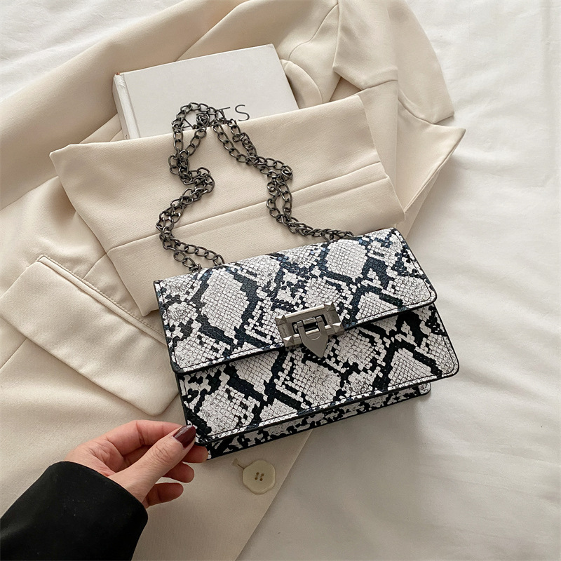 Luxury Brand Designer Bag Snake Pattern Lock Buckle Shoulder Bag 2025 New Style Personality Ins Casual Handbag For Women Fashion Crossbody Bag