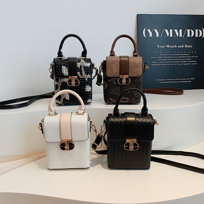 Luxury Brand Designer Bag Mobile Phone Bag For Women, Crossbody 2025 New Small Bag, Trendy Fashionable Handbag With High-End Feel, Niche Printed Shoul