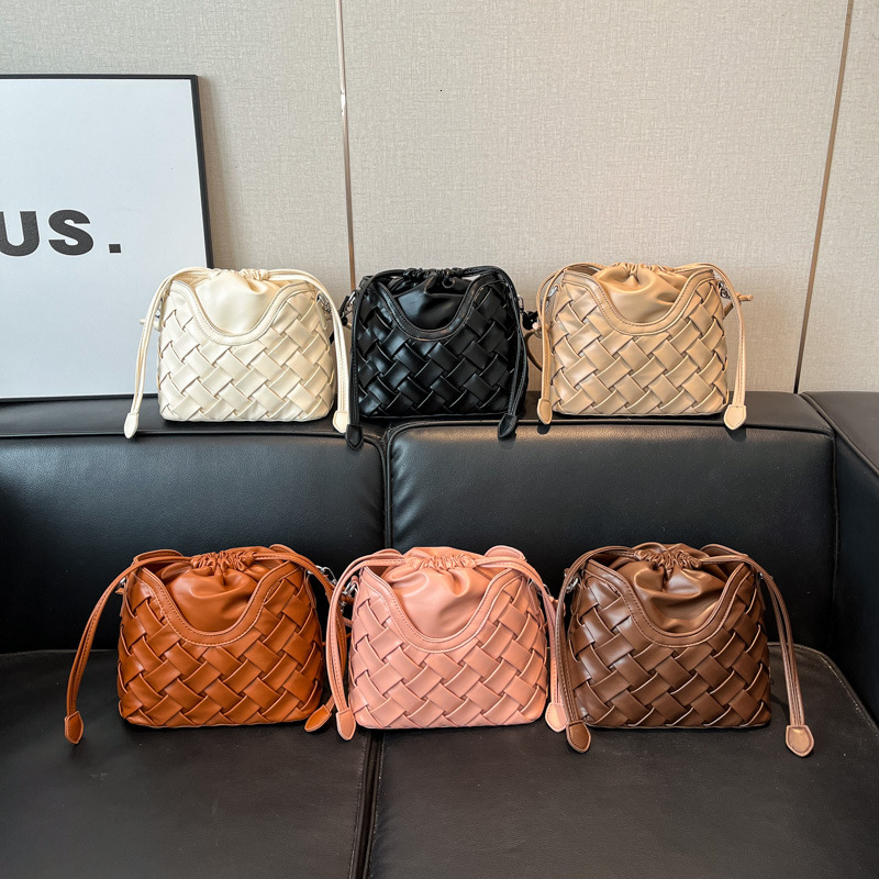 Luxury Brand Designer Bag High-End Luxury Woven Handbag For Women 2025 Summer Fashion Versatile Bucket Bag Casual Shoulder Crossbody Bag