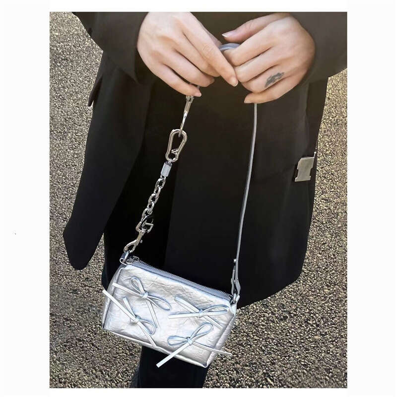 High-Value Ins Niche Designer Bags Mini Silver Bow Shoulder Small Designer Bags Square Chain Underarm Designer Bags Bag for Women