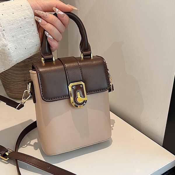 Luxury Brand Designer Bag High-End Simple Handbag Small Square Bag 2024 New Commuter Shoulder Women's Bag Phone Crossbody Bag