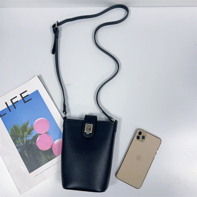 Luxury Brand Designer Bag Fashion Trend Crossbody Bucket Bag New Versatile Single Shoulder Women's Small Bag Korean Version Lightweight Soft Leat