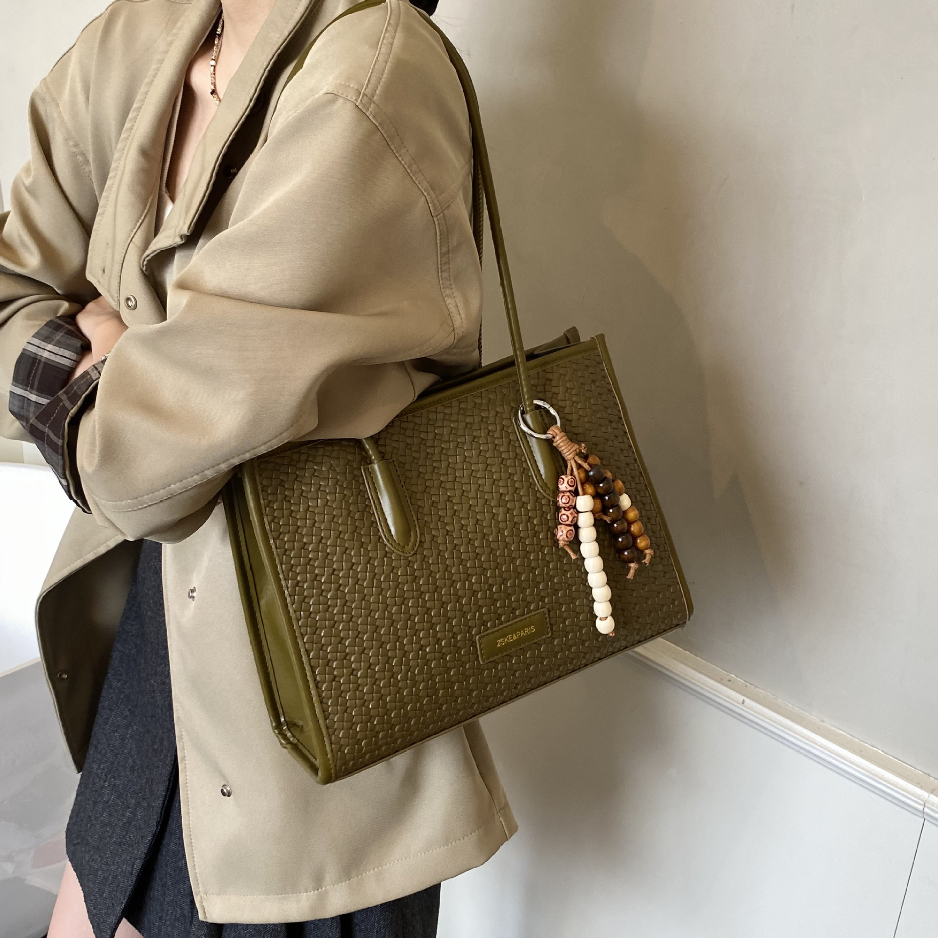 Luxury Brand Designer Bag High-End Luxury Woven Pattern Handbag For Women 2025 Autumn New Commuter Large Capacity Tote Shoulder Bag