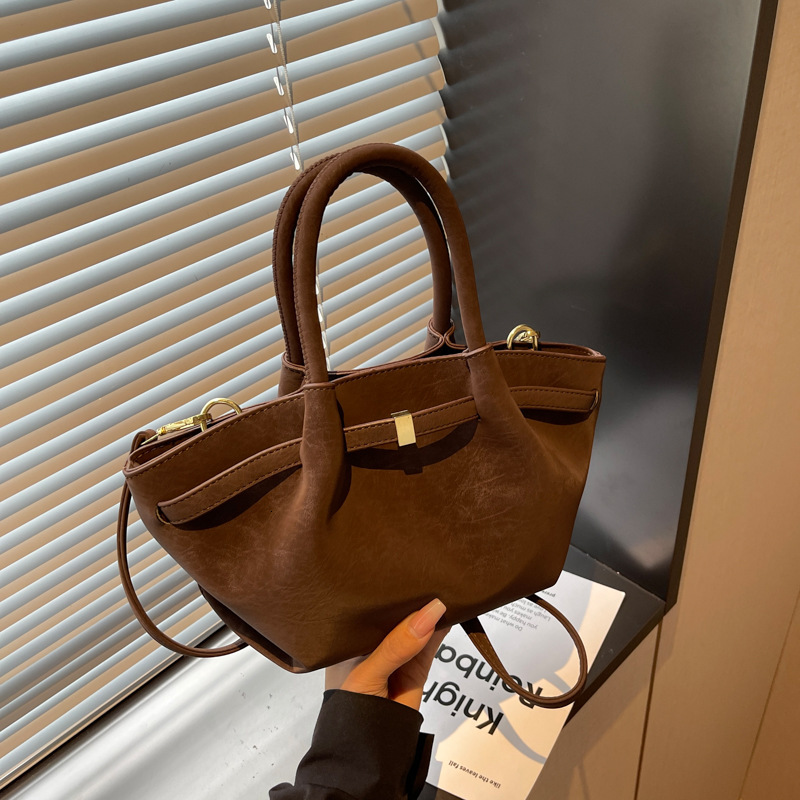 Luxury Brand Designer Bag Frosted Vegetable Basket Bag For Women, New High-End Bucket Bag, Simple And Fashionable Commuter Shoulder Handbag