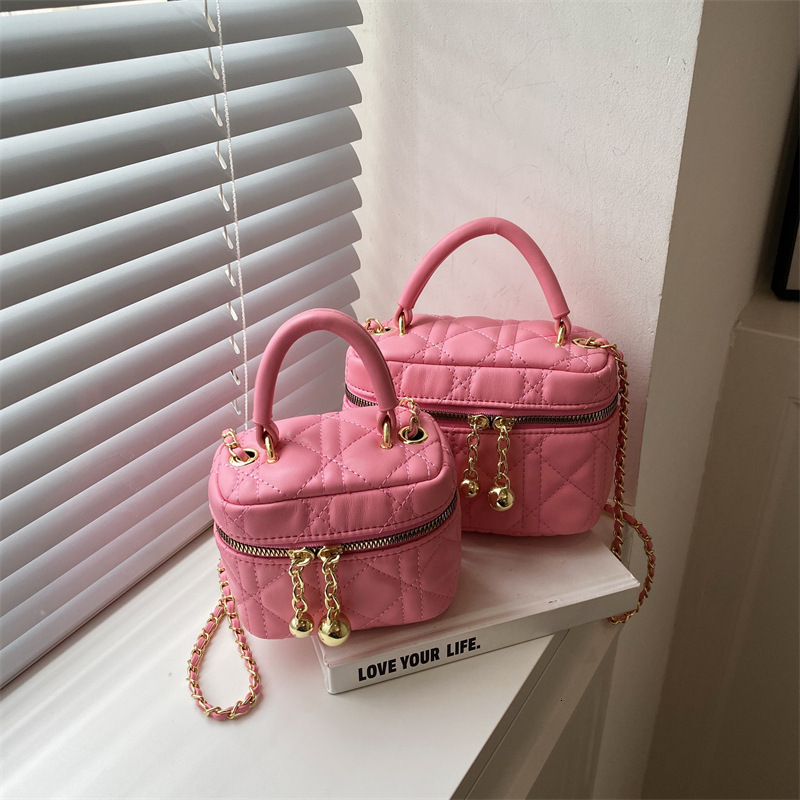 Luxury Brand Designer Bag Quilted Embroidery Small Bag For Women 2025 New Fashion Handheld Box Bag Summer Versatile Mini Chain Crossbody Bag