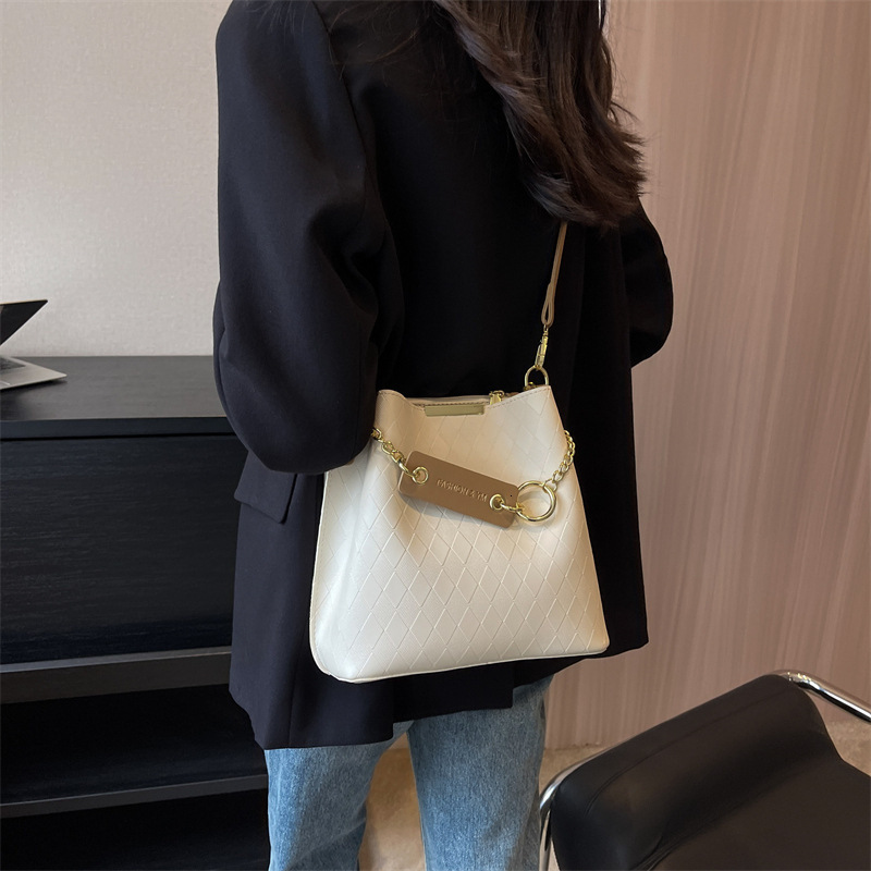Luxury Brand Designer Bag Bucket Bag High-End Exquisite Women's Bag Autumn Winter Simple Fashion Large Capacity Quilted Small Style Shoulder Cros
