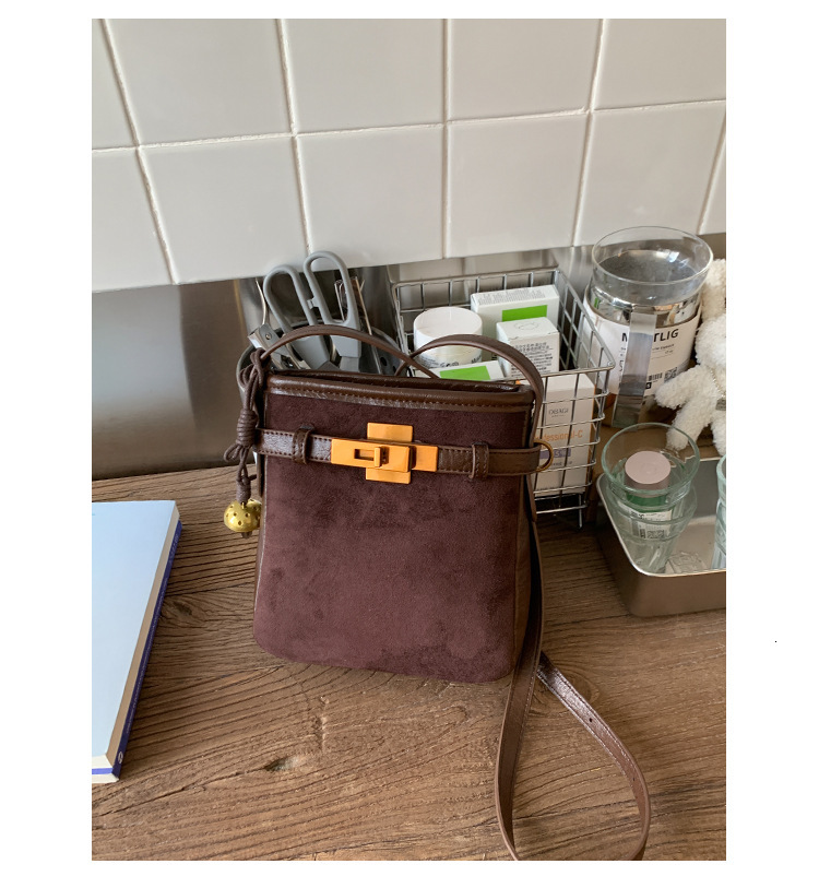 Luxury Brand Designer Bag Niche Design Phone Bag For Women 2025 New Fashion Casual Crossbody Bag Stylish Commuter Shoulder Bag