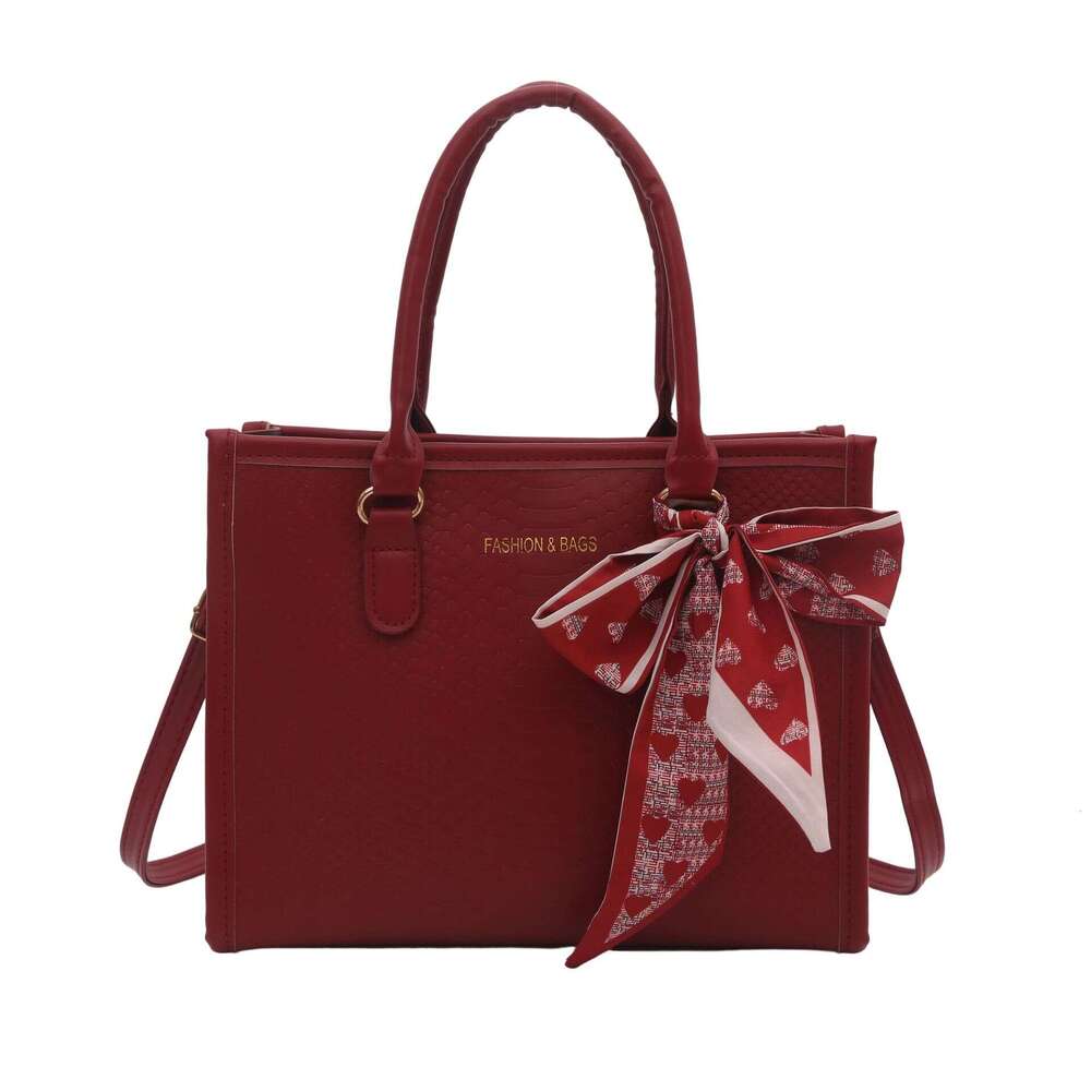Designer Bag for Women Large Capacity Practical Women Fashion Trend Single Shoulder Crossbody Textured Handheld Commuter Tote Bag