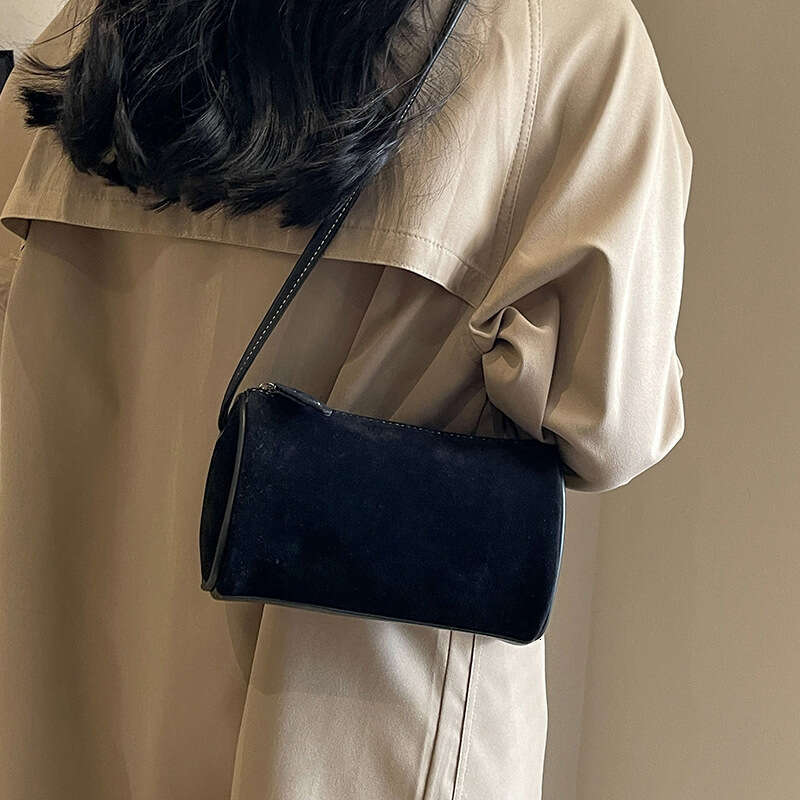 Designer Bag Shoulder Bag Luxury Bag This Year's Trendy Boston Autumn Winter Versatile 2025 New Niche Design Crossbody For Women Matte Cylinder