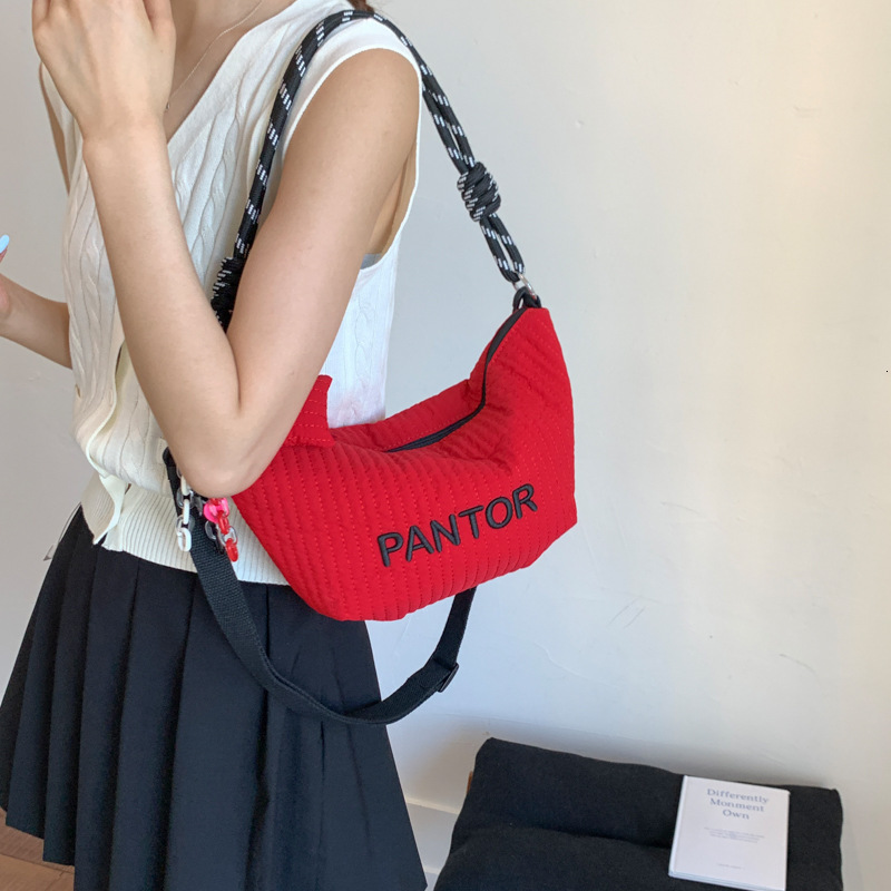 Luxury Brand Designer Bag Super Popular Niche Bag For Women 2025 New Lightweight Versatile Crossbody Bag Fashionable Commuter Shoulder Underarm Bag Ho