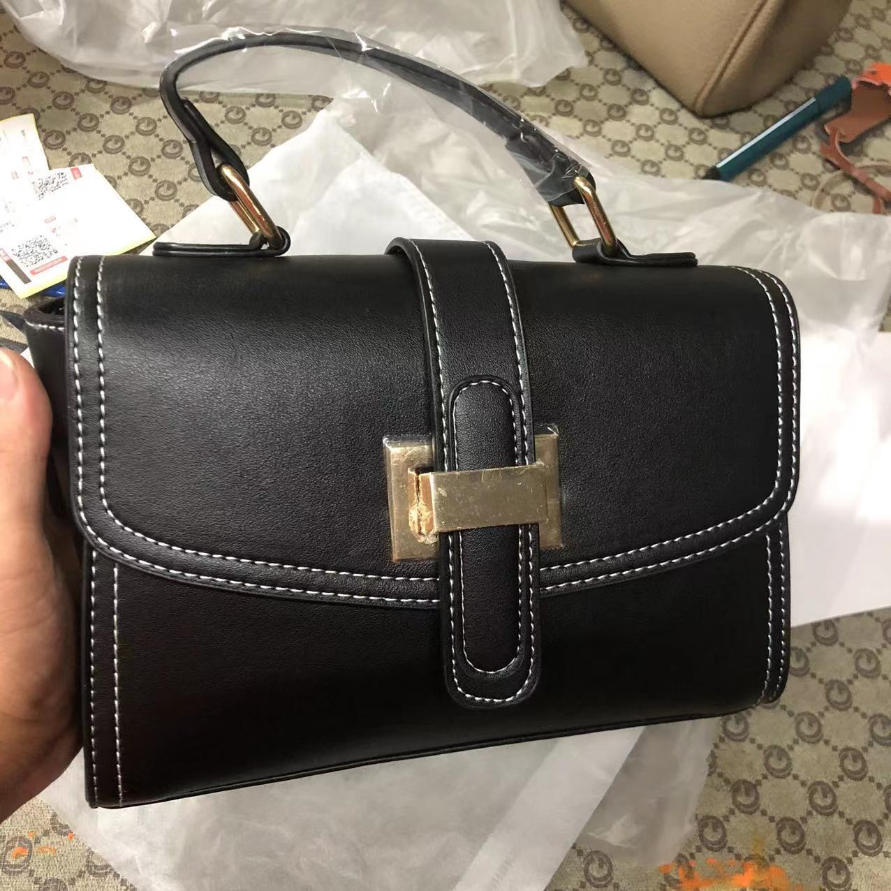 Luxury Brand Designer Bag 2025 Autumn Winter New Women's Crossbody Bag, Stylish Texture, Ladies' Handbag, Plaid Simple Korean Version Should