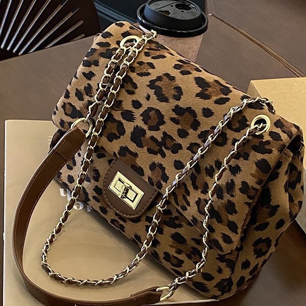 Luxury Brand Designer Bag Fashion Trend Women's Single Shoulder Bag 2024 Winter New Commuter Crossbody Bag Casual Versatile Chain Bag For Women