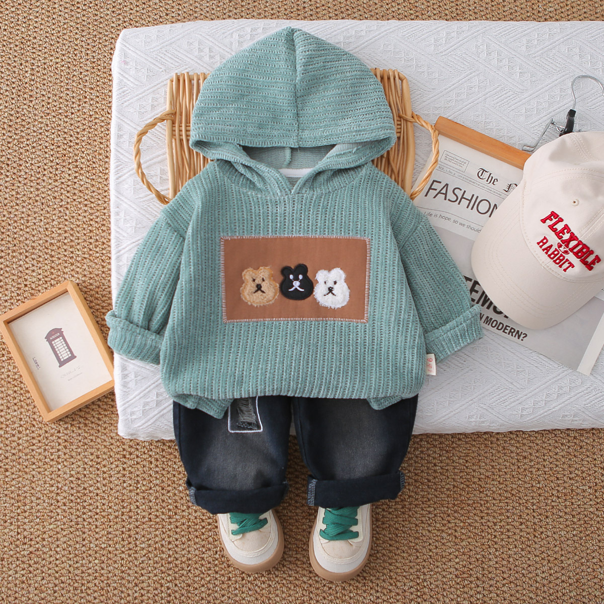 Children's clothing for boys in spring and autumn, 2025 new stylish set, baby autumn cartoon three little bear hooded set, free shipping designer