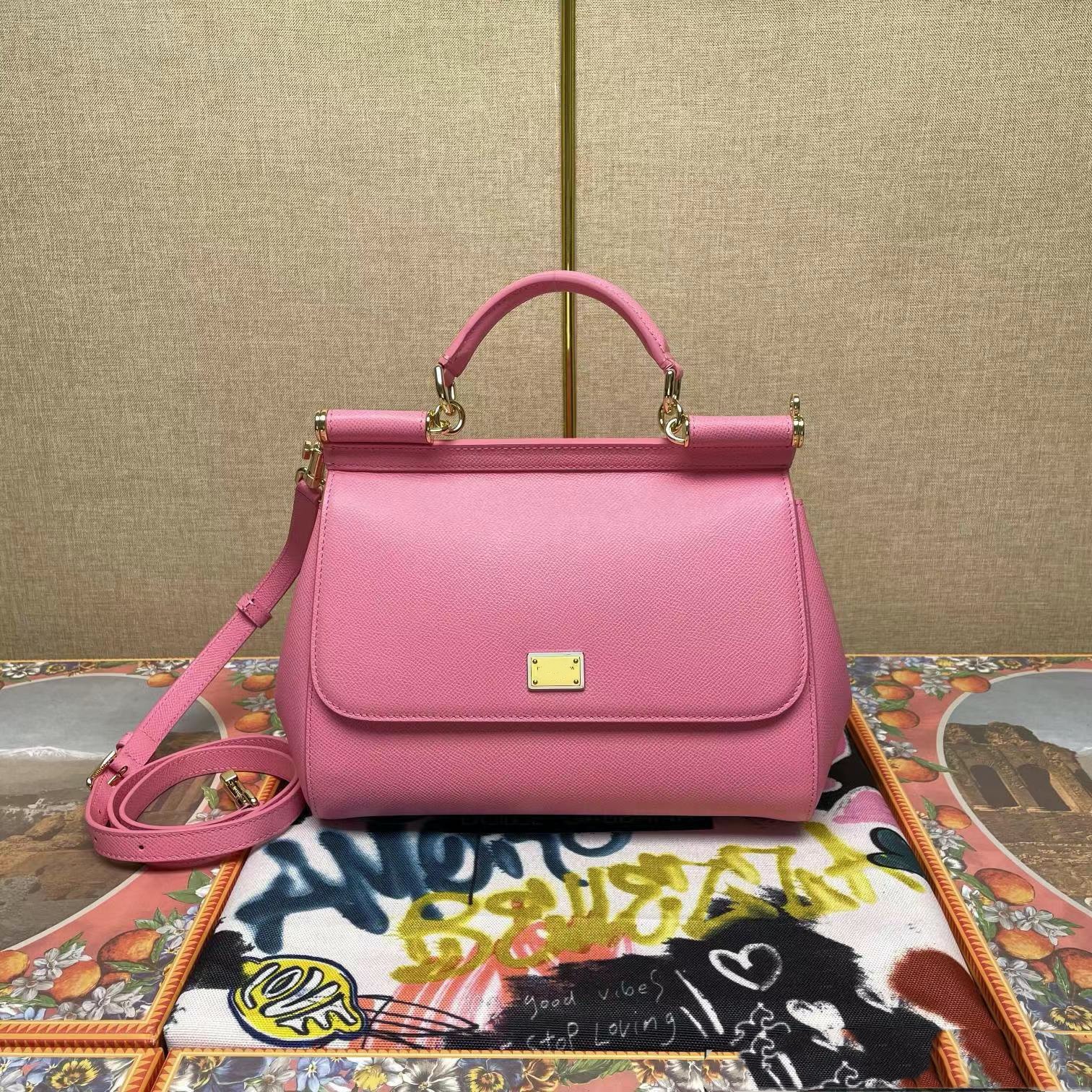 Sophisticated Ladies' Fashion Accessory: Premium Quality Calf Leather Crossbody Pouch by Renowned Brand