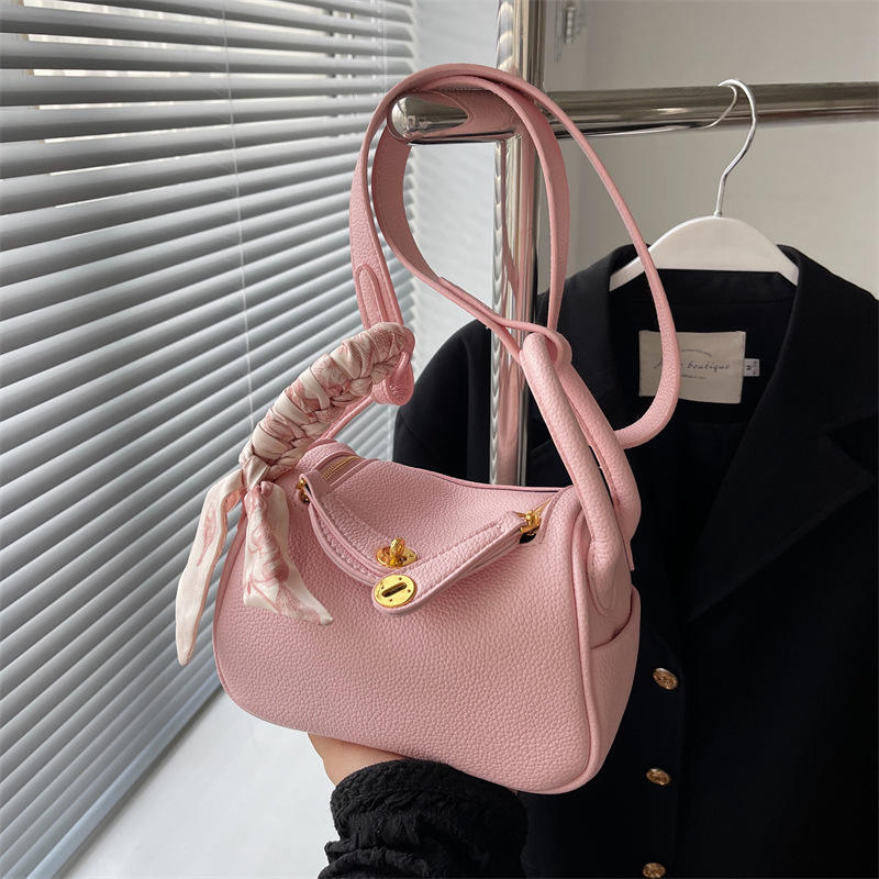 Free shipping designer Fashion Bags New high quality fashionable versatile single shoulder crossbody bag women Stylish Spiffy Practical Unique