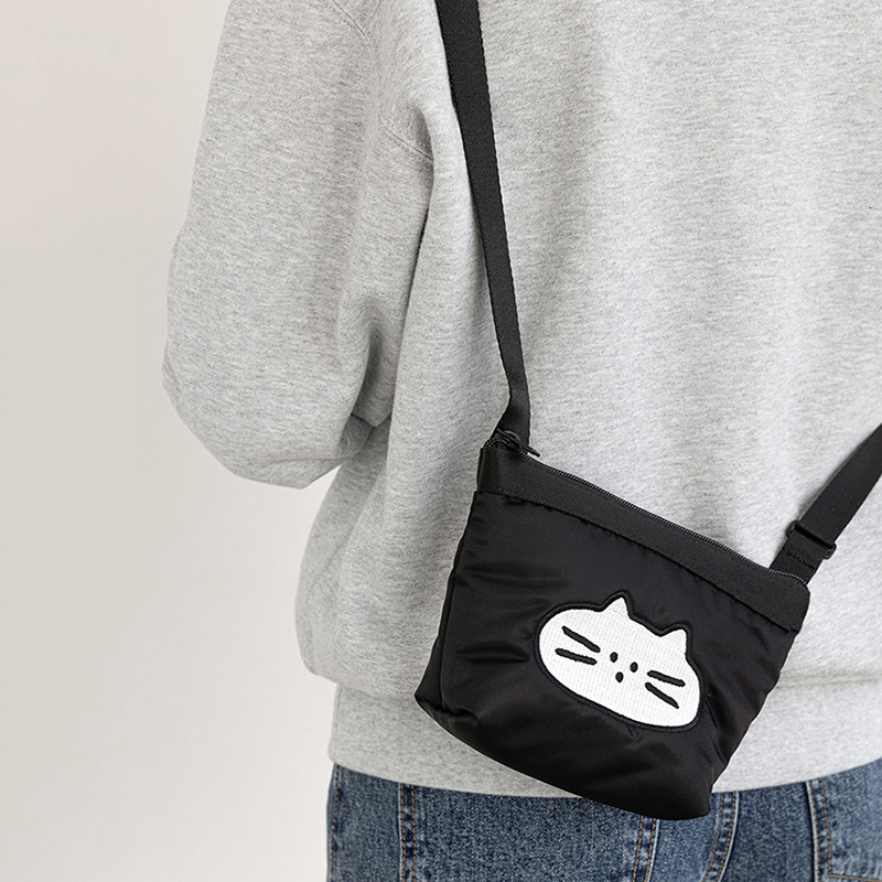 Designer Korean style crossbody bag, cat cartoon cute embroidered ID card small bag, lightweight nylon phone bag, shoulder bag