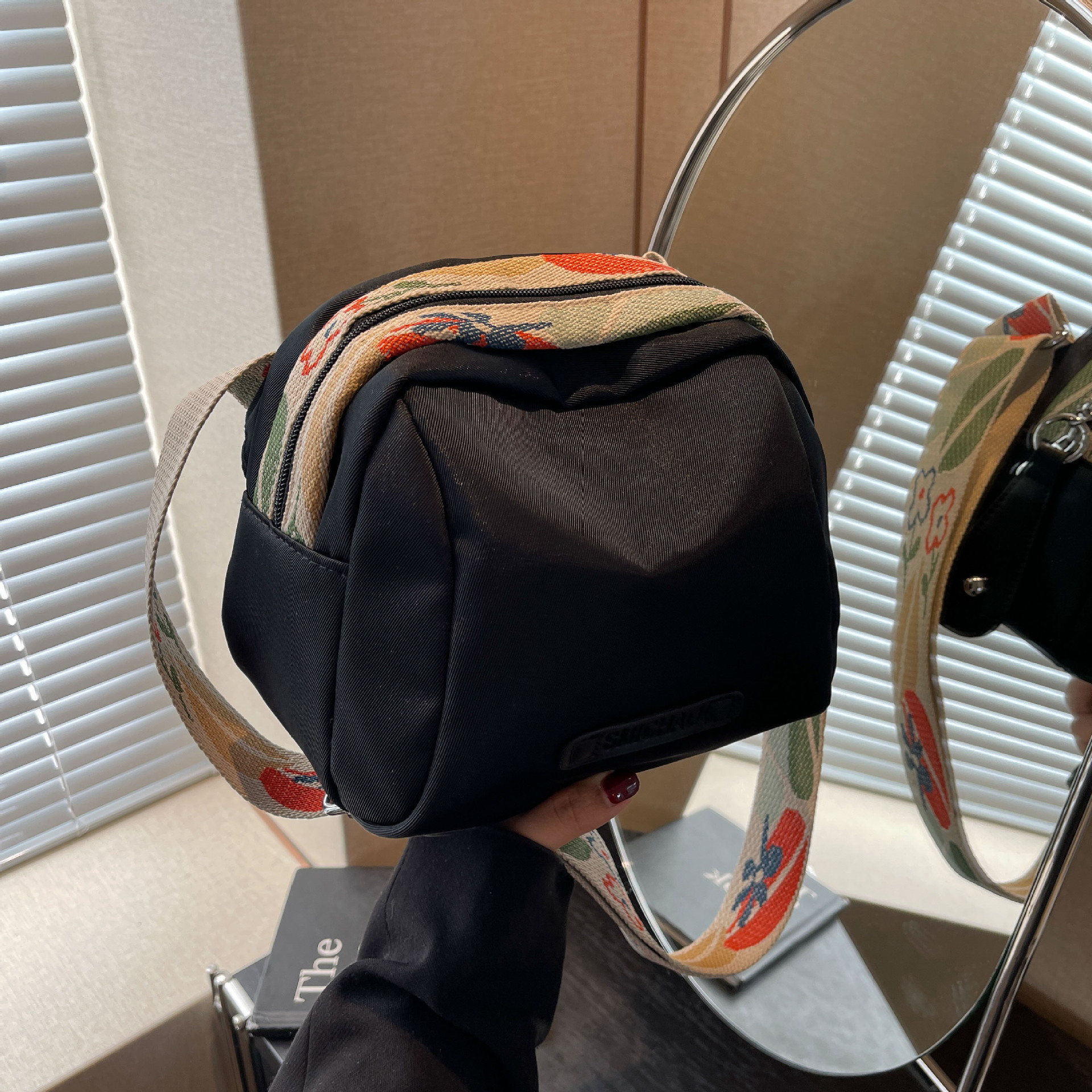 Luxury Brand Designer Bag New Canvas Shoulder Bag For Women, Large Capacity Crossbody Bag, Versatile Oxford Cloth Shell Bag With Copyright