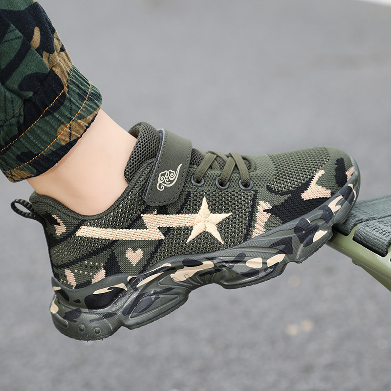 New popular children's shoes with ultra light and soft soles, military training camouflage shoes, fashionable outdoor running shoe design shoes