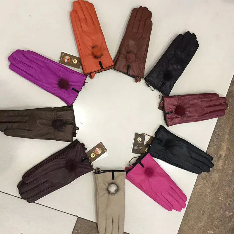 Genuine Leather Glove Women Warm Fashhion Winter Ladies Hand Warmer Gloves With Natural Mink Fur Ball Glove With Finger 251015