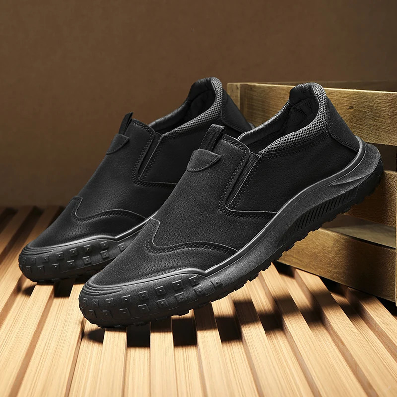 Handmade Leather Men Loafers Autumn Breathable Men Casual Shoes Slip on Male Driving Shoes Comfortable Sneakers 251013