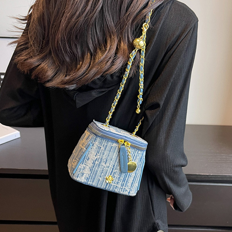 Luxury Brand Designer Bag High-End Single Shoulder Underarm Bag For Women, New Stylish Denim Chain Bag, Trendy Casual Fashion Crossbody Bucket Bag