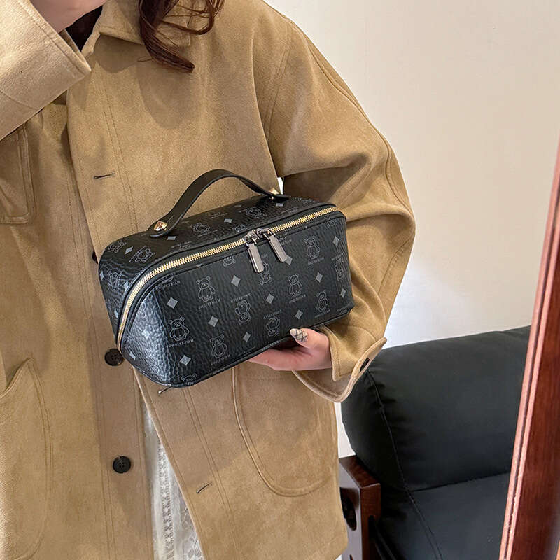 Designer Bag Luxury Bag PU Pillow New Makeup For Women Shoulder Bag Portable Cosmetic Storage Travel Large Capacity Toiletry