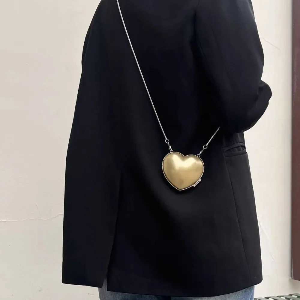 Heart Shape Mini Coin Purses Evening Party Cute Shoulder Bag Crossbody Bags Small Handbags Fashion Sliver Womens Ladies Luxury Z251018