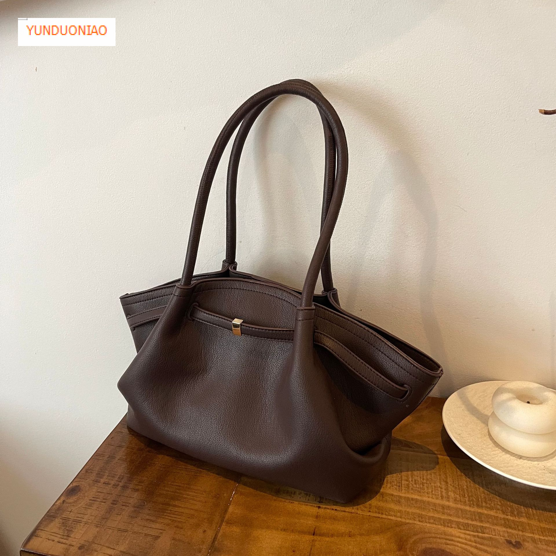 Fashionable large capacity luxury handbag commuting trend high-end armpit bag women's shoulder bag autumn and winter new designer bag