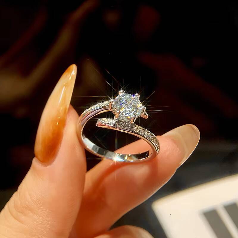 GRA Certified Wholesale Jewelry S925 Silver White Gold Plated D Diamond VVS1 Moissanite Engagement Ring for Weddings