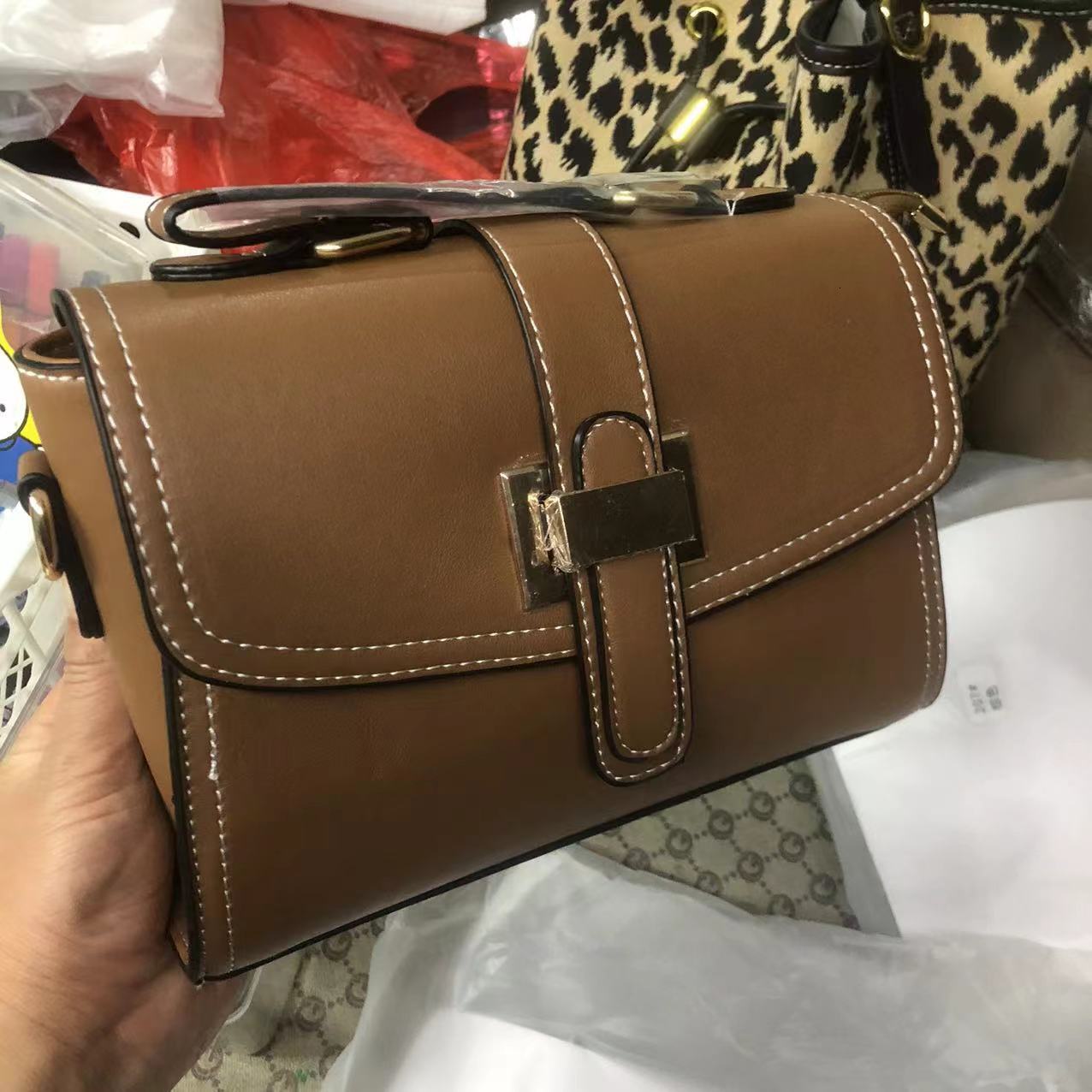 Luxury Brand Designer Bag 2025 Autumn Winter New Women's Crossbody Bag, Stylish Texture, Ladies' Handbag, Plaid Simple Korean Version Should