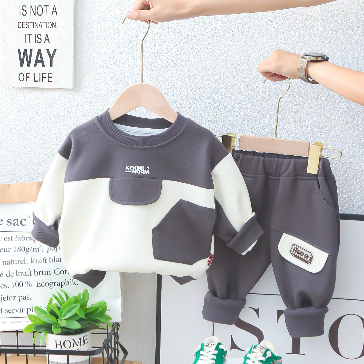 Baby clothes autumn new handsome boys' patchwork contrasting color hoodie two-piece set 7-9 months 1-2 years old baby